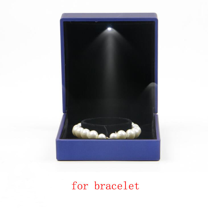 Alina present box
