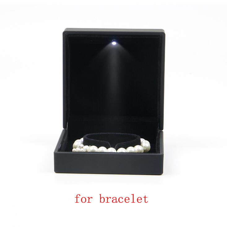 Alina present box