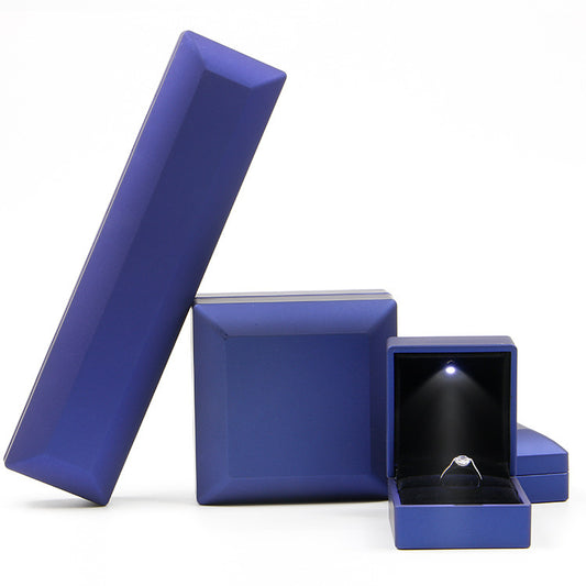 Alina present box