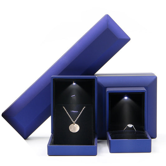 Alina present box